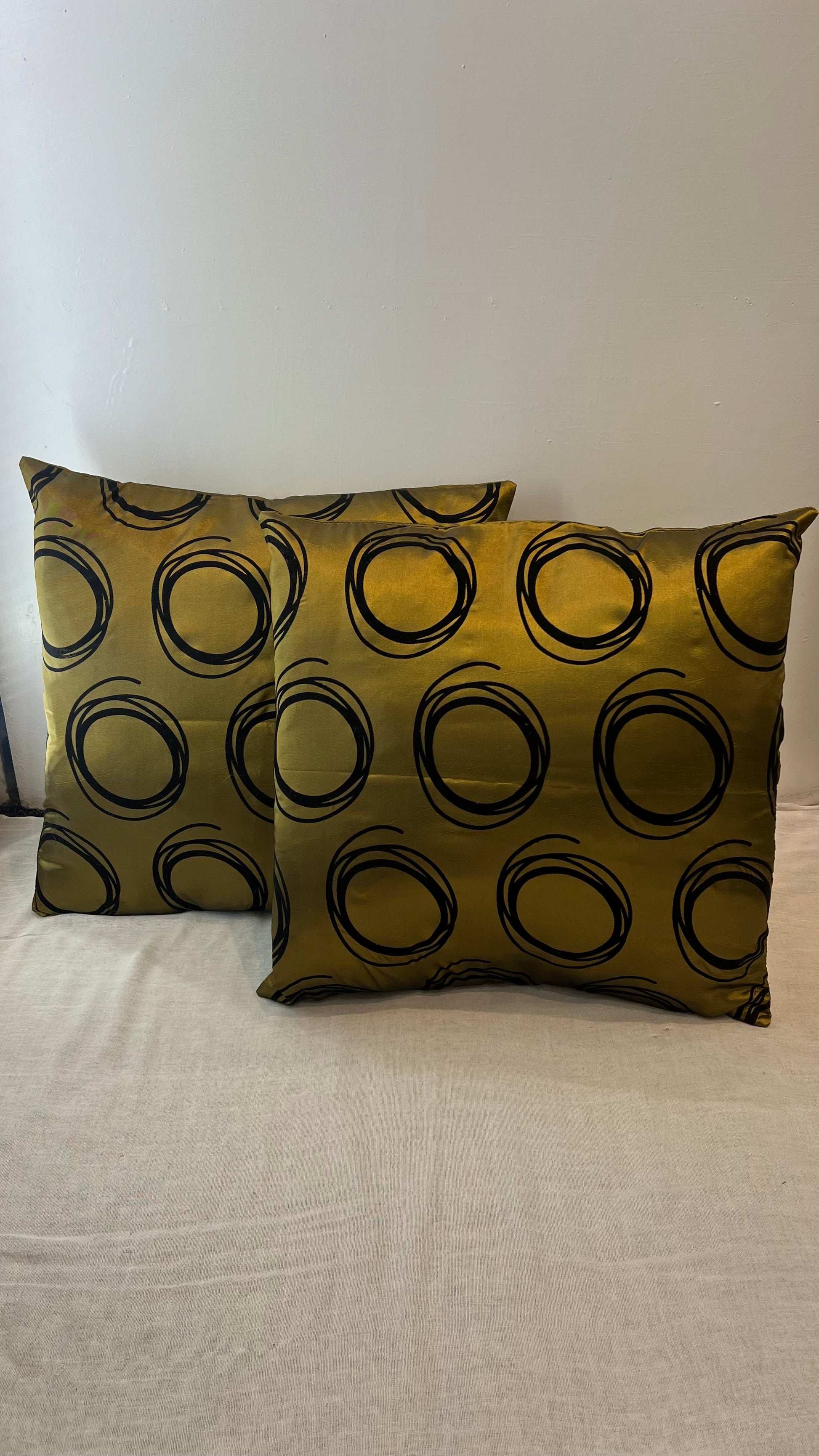 Circle Pattern Cushion Covers image 2