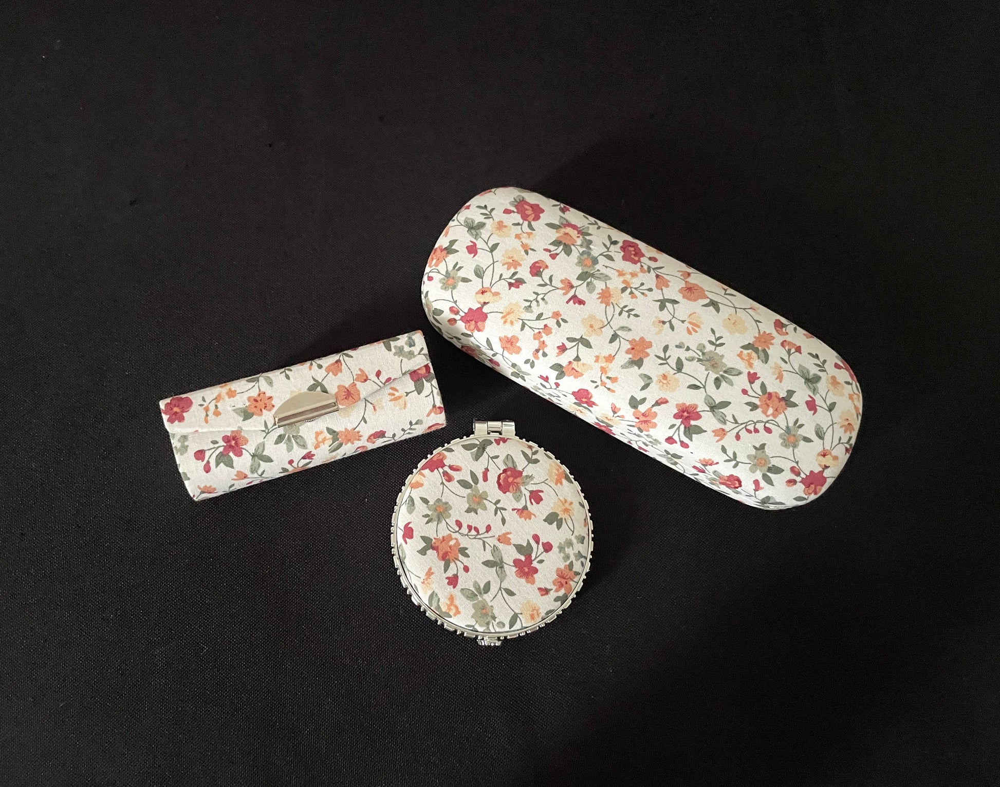 White Floral Set image 0