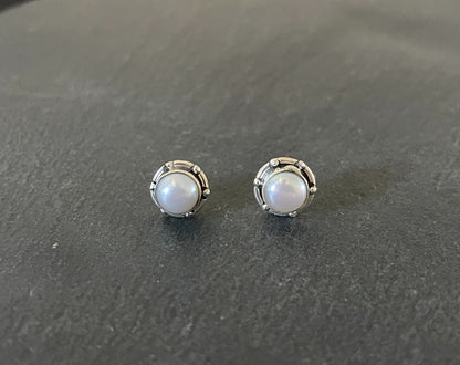 Round Pearl Stud Earrings image 0