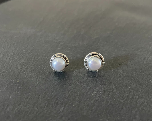Round Pearl Stud Earrings image 0